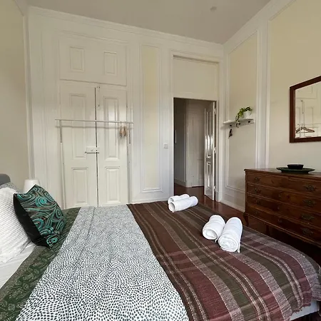 No Pombal Homestay Lisbon
